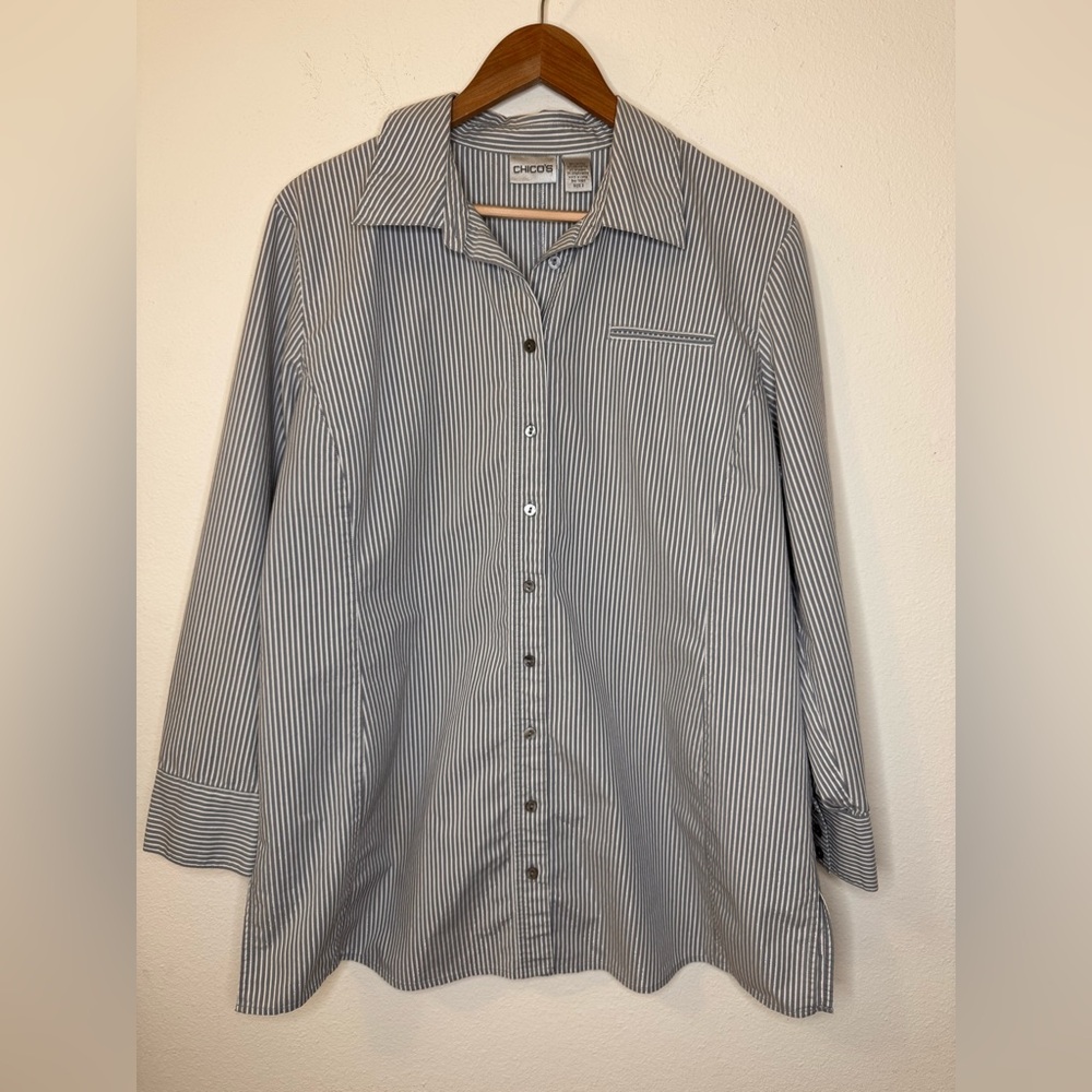 Chico's Gray/White/Silver Casual Button Down Shirt with 3/4 Sleeves Sz 3